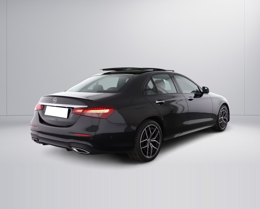 Mercedes-Benz E 220d AMG Line (3)