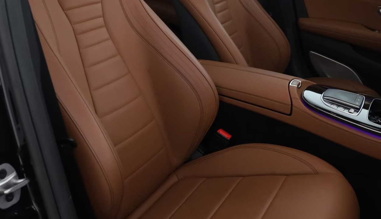 Mercedes-Benz E 220d AMG Line - foto 12