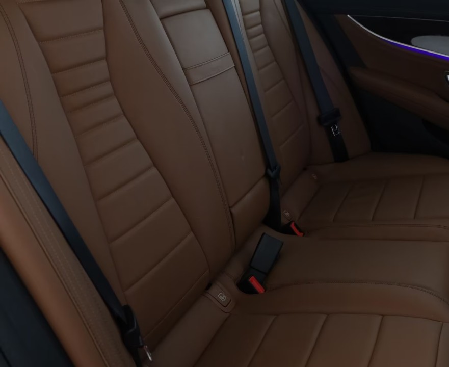 Mercedes-Benz E 220d AMG Line - foto 13