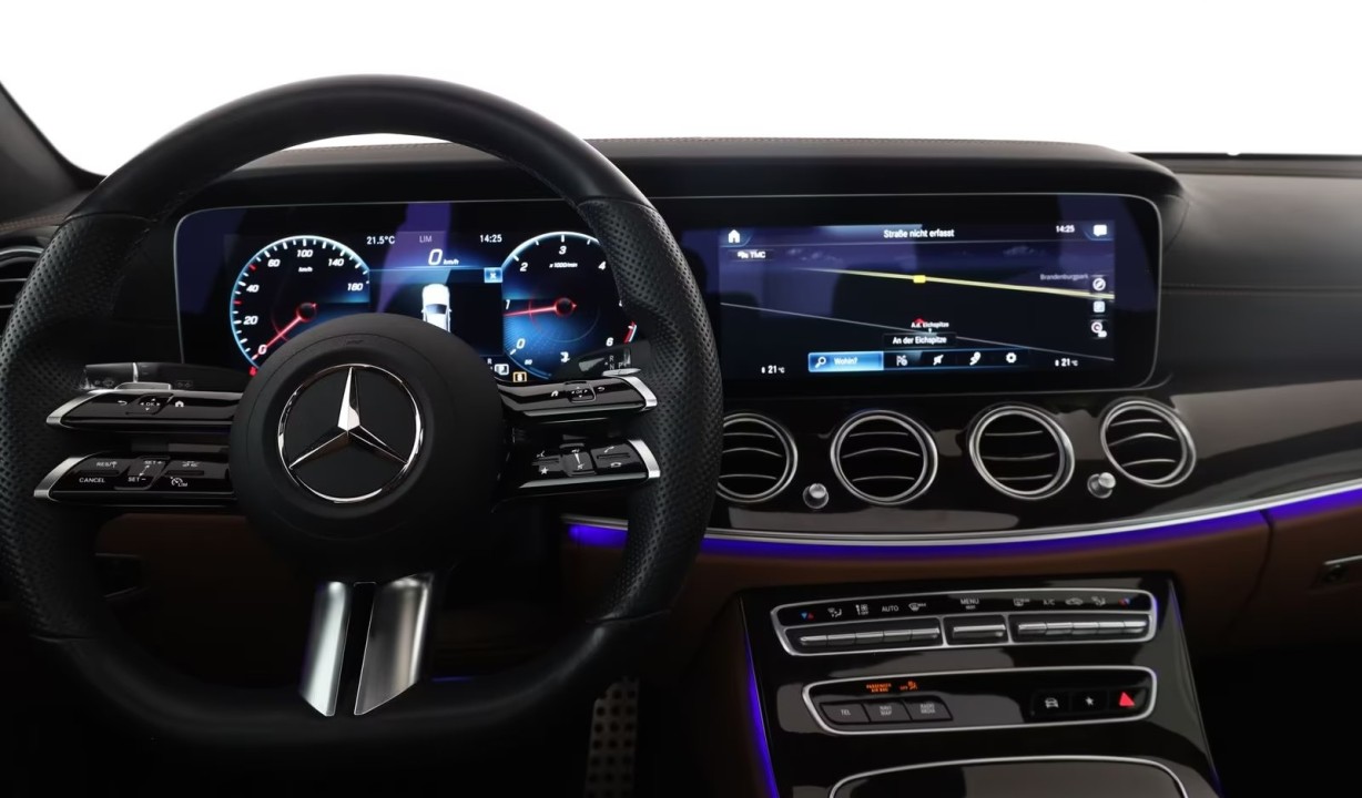 Mercedes-Benz E 220d AMG Line - foto 11