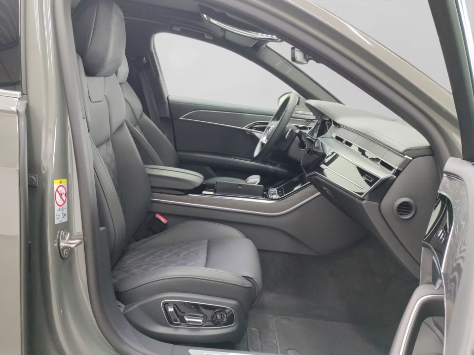 Audi A8 60 TFSIe quattro tiptronic (5)