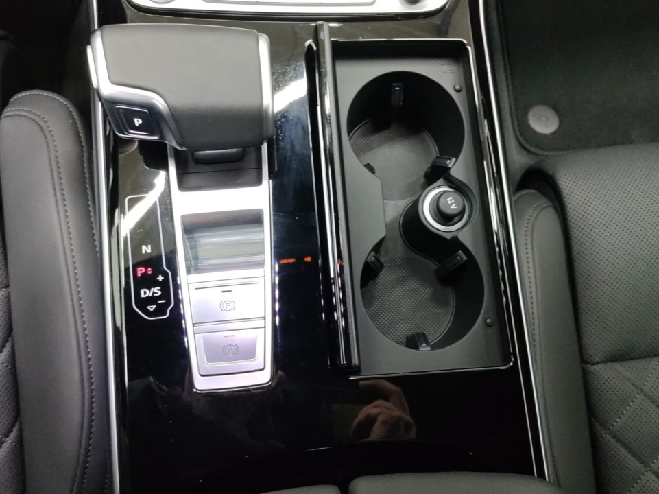 Audi A8 60 TFSIe quattro tiptronic - foto 8