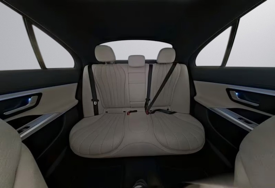 Mercedes-Benz E 220d AMG - foto 7