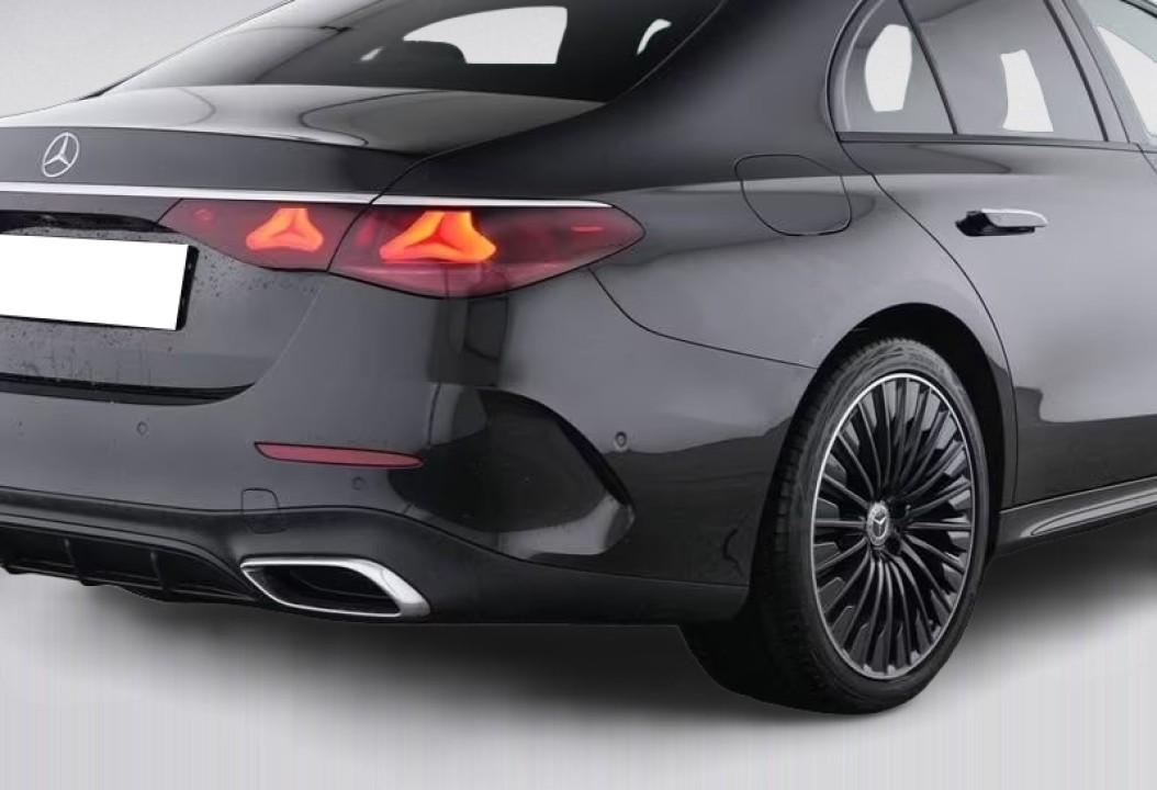 Mercedes-Benz E 220d AMG - foto 8