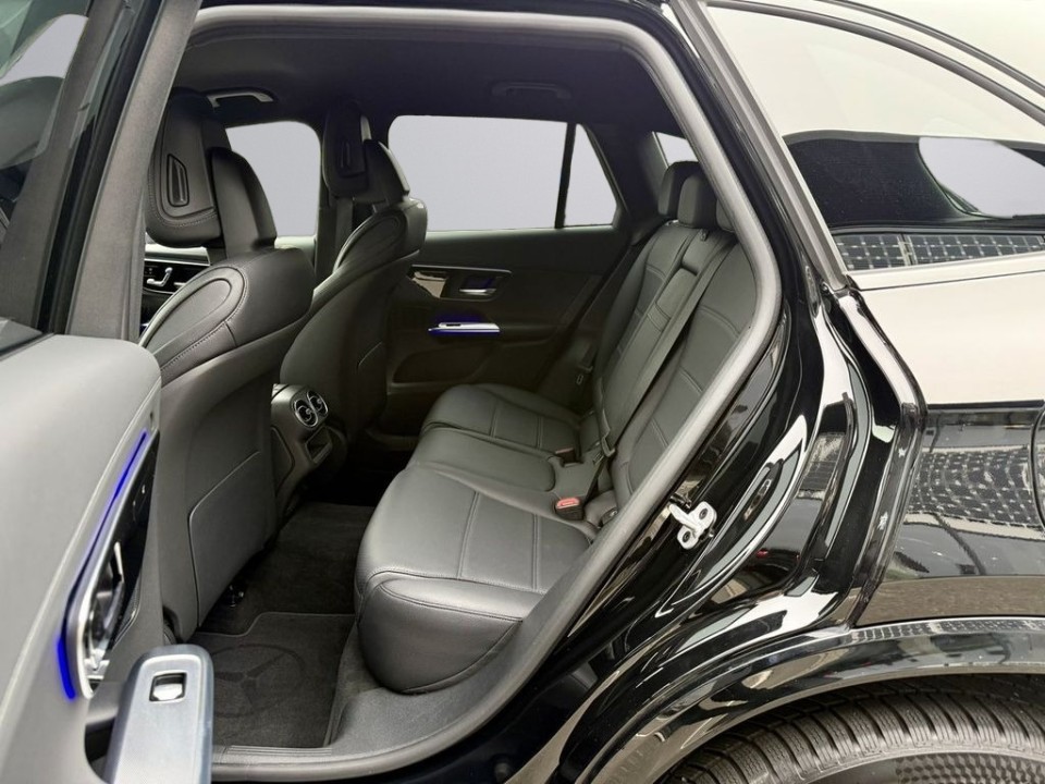 Mercedes-Benz GLC 300e 4MATIC - foto 36