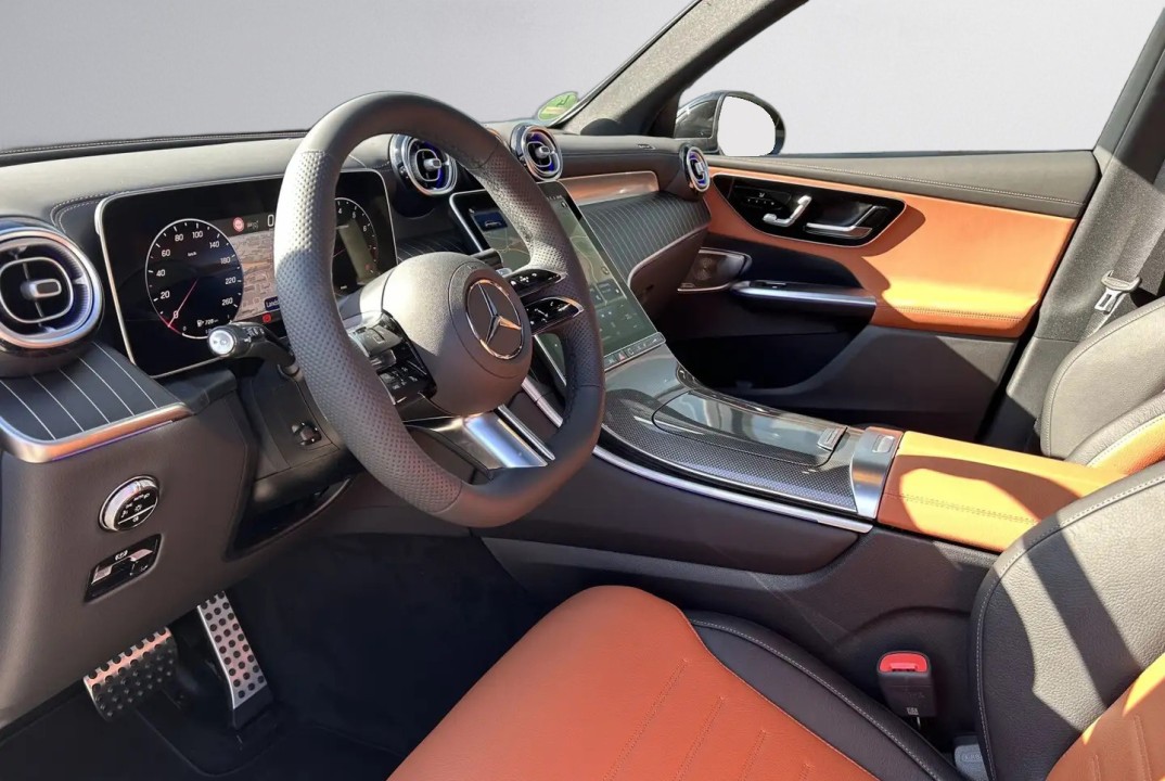 Mercedes-Benz GLC 300 4MATIC AMG - foto 8