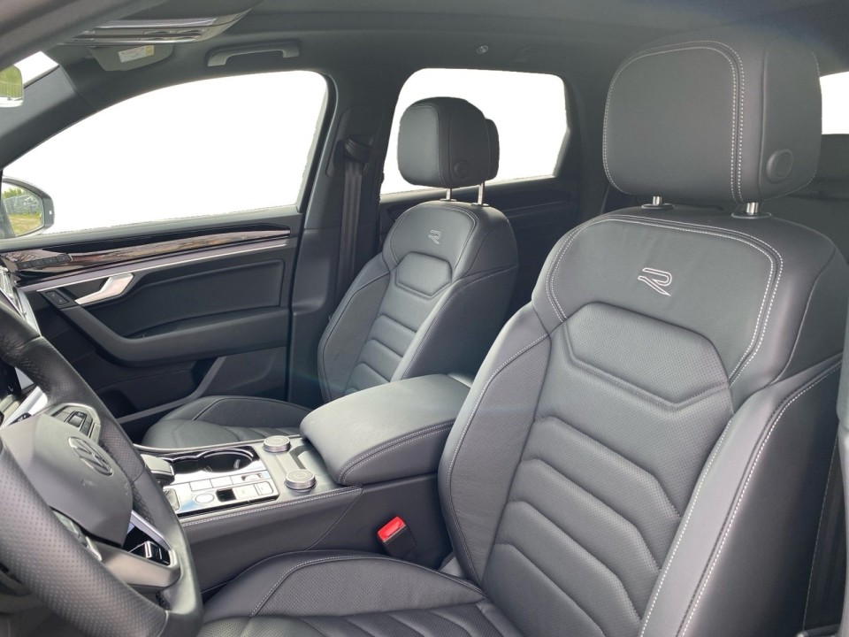 Volkswagen Touareg R-Line - foto 8