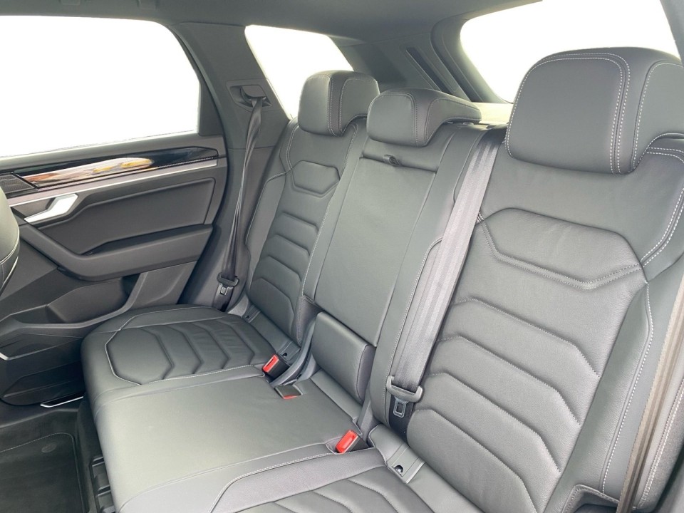 Volkswagen Touareg R-Line - foto 10
