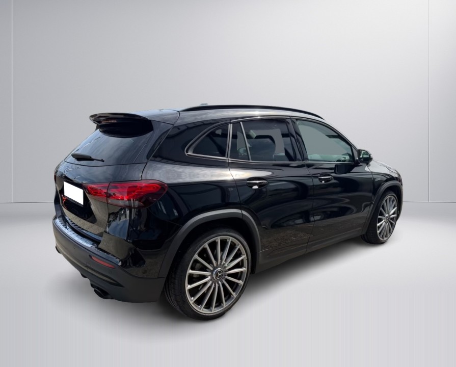 Mercedes-Benz GLA 35 AMG 4MATIC (2)