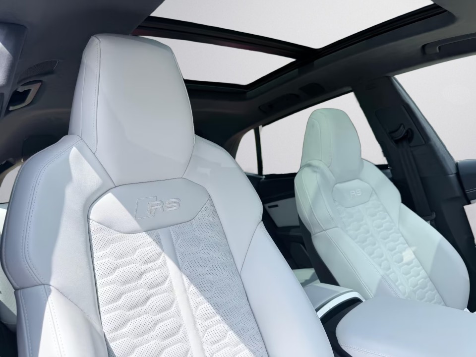 Audi RS Q8 Performance - foto 11