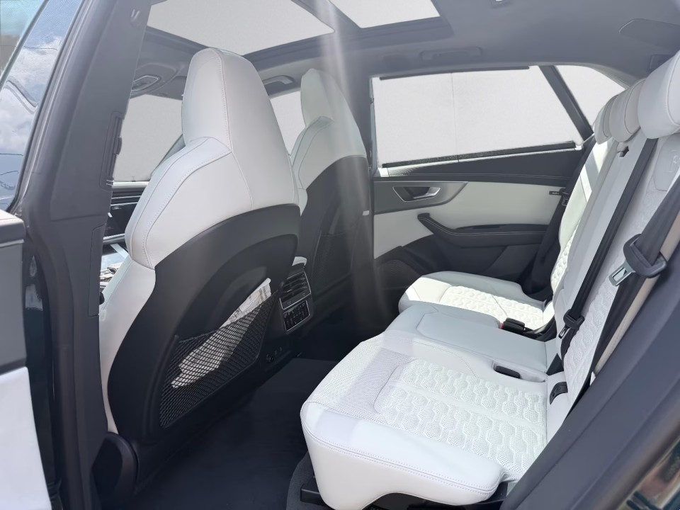 Audi RS Q8 Performance - foto 9