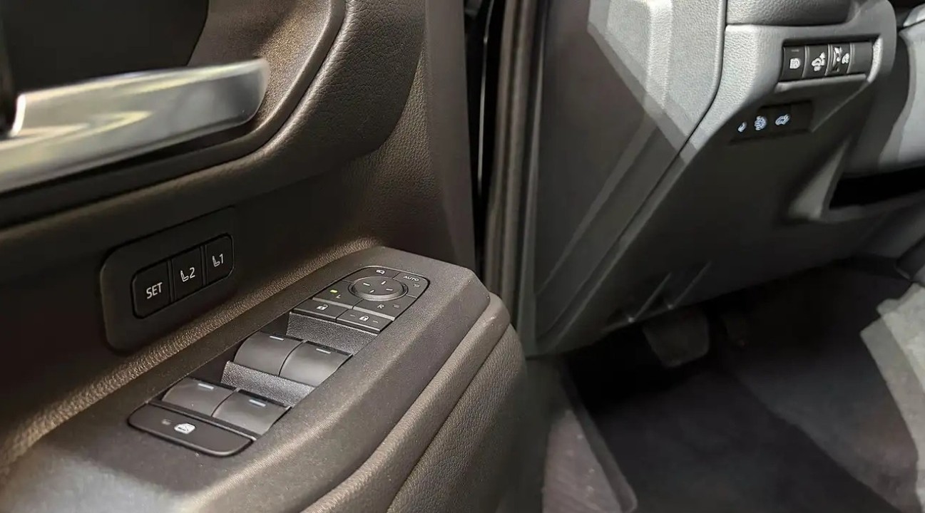 Toyota Land Cruiser - foto 10