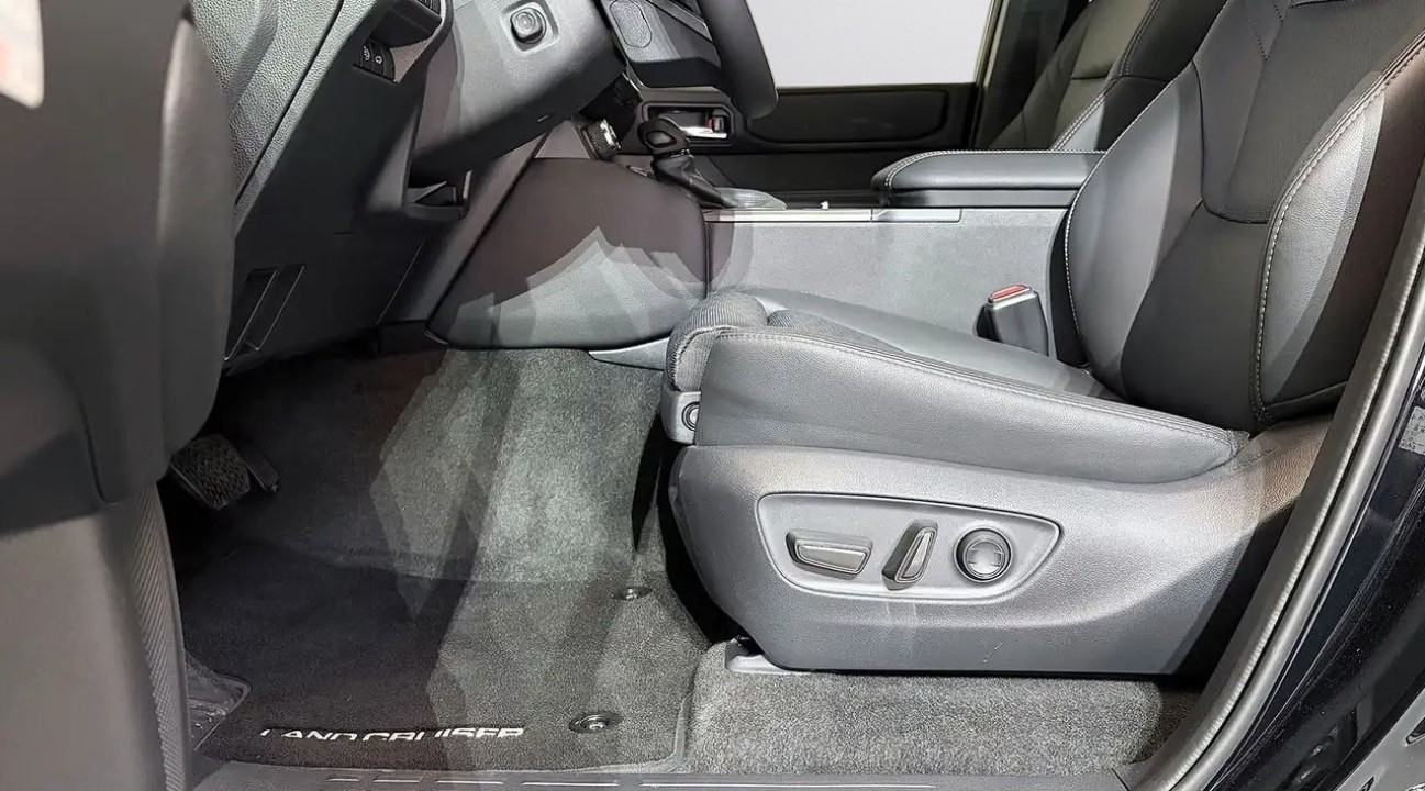 Toyota Land Cruiser - foto 11
