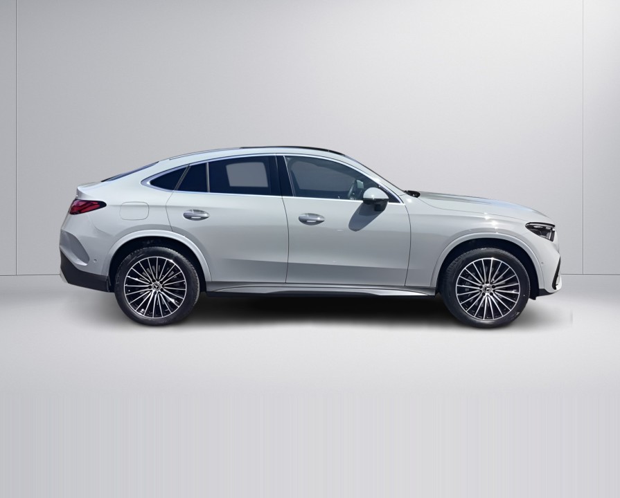 Mercedes-Benz GLC Coupé Mercedes-Benz GLC Coupe 300de 4MATIC AMG Line (2)