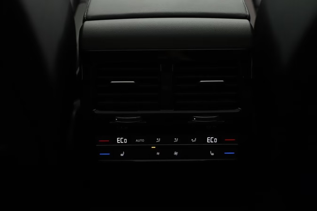 Volkswagen Touareg 3.0 TDI 4MATIC DSG R-Line - foto 9