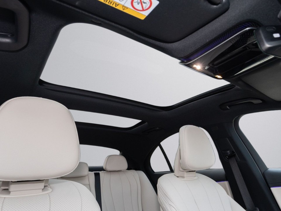 Mercedes-Benz E 200d AMG - foto 16