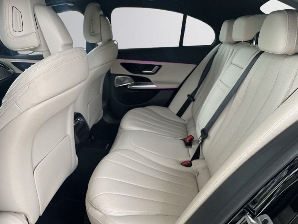 Mercedes-Benz E 220d AMG - foto 11