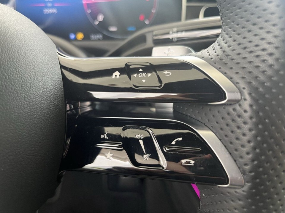 Mercedes-Benz E 220d AMG - foto 16