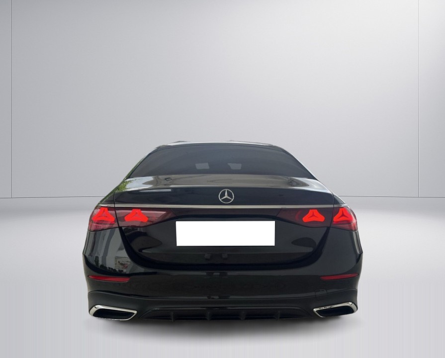 Mercedes-Benz E 220d AMG (5)