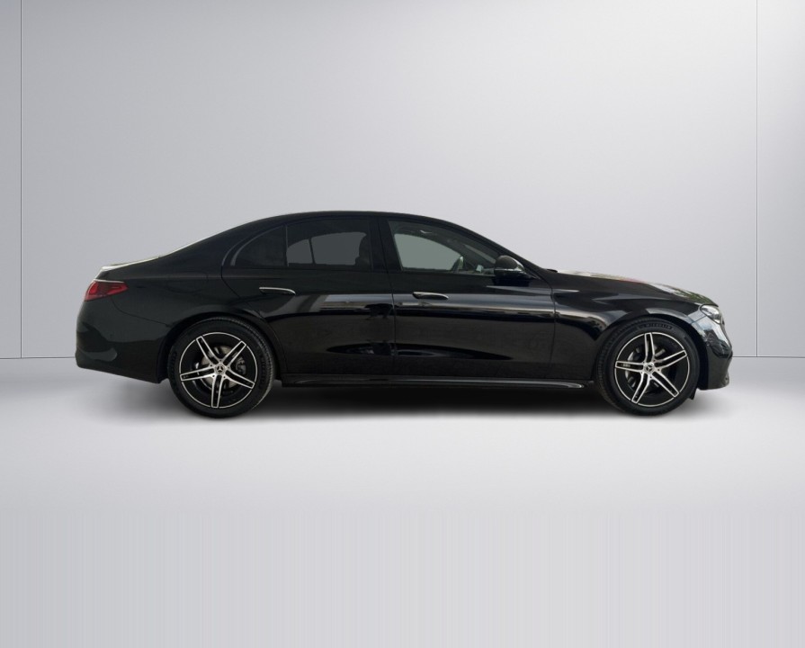 Mercedes-Benz E 220d AMG (2)