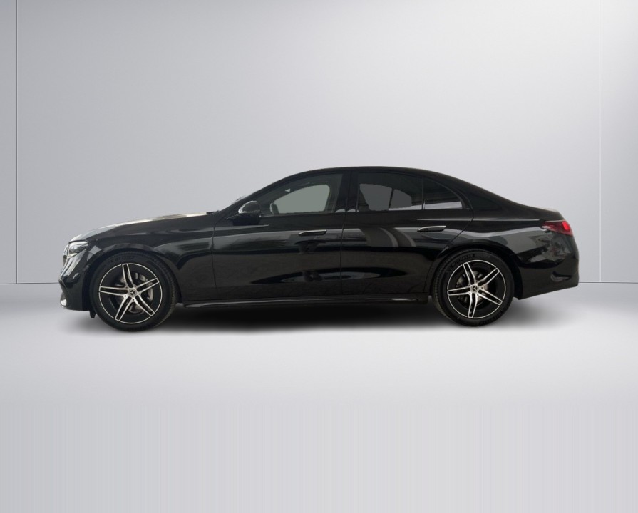 Mercedes-Benz E 220d AMG - foto 7