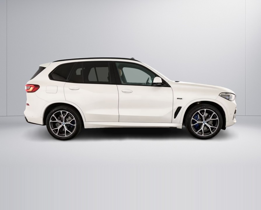 BMW X5 xDrive45e M-Sport (2)