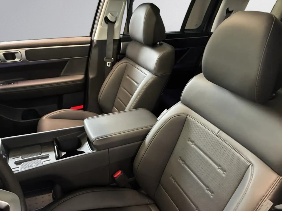 Hyundai Santa Fe - foto 9