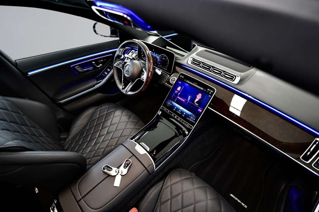 Mercedes-Benz S 350d 4MATIC AMG - foto 18
