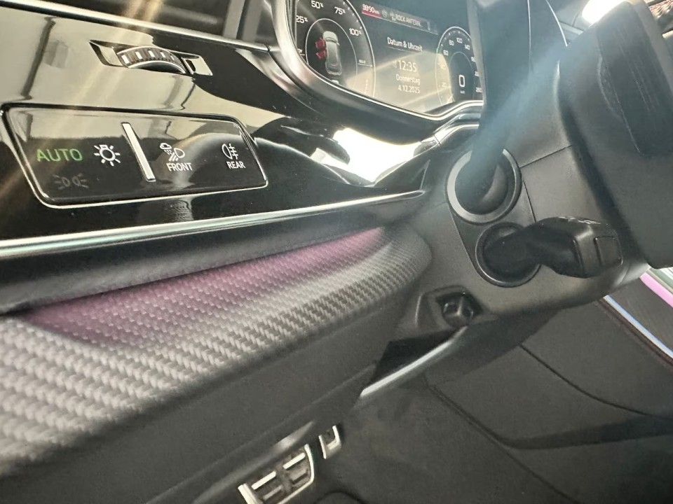 Audi Q8 55 TFSIe quattro - foto 11