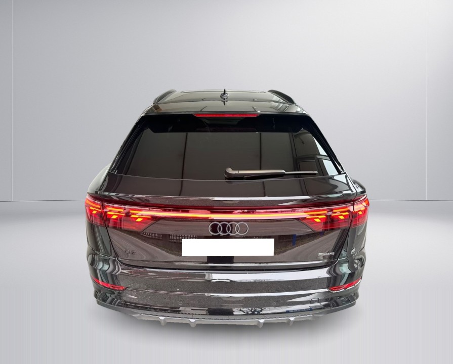 Audi Q8 55 TFSIe quattro - foto 8