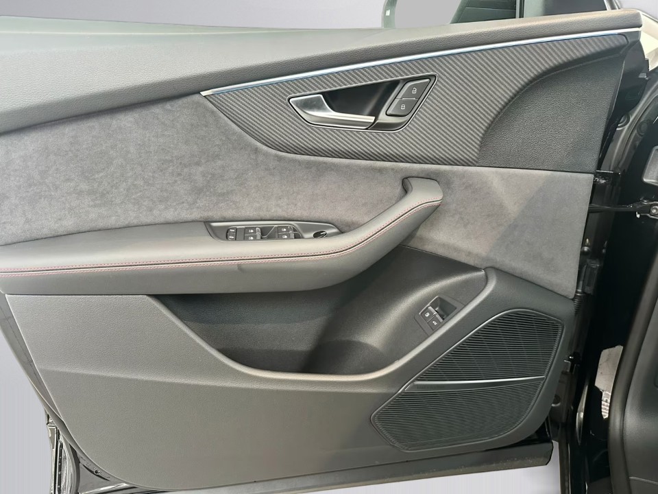 Audi Q8 55 TFSIe quattro - foto 23