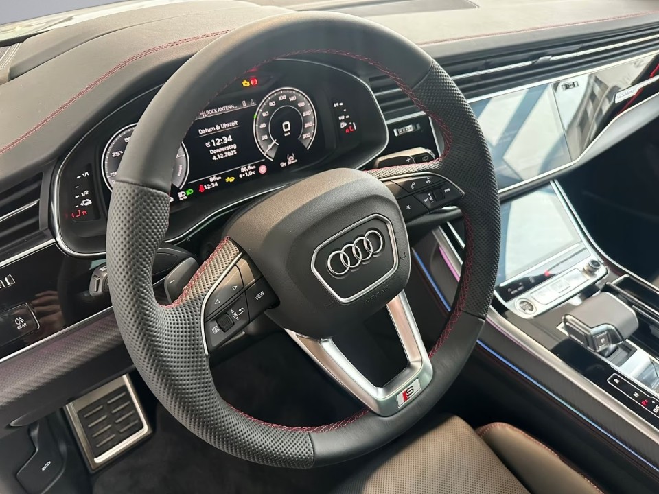 Audi Q8 55 TFSIe quattro - foto 9
