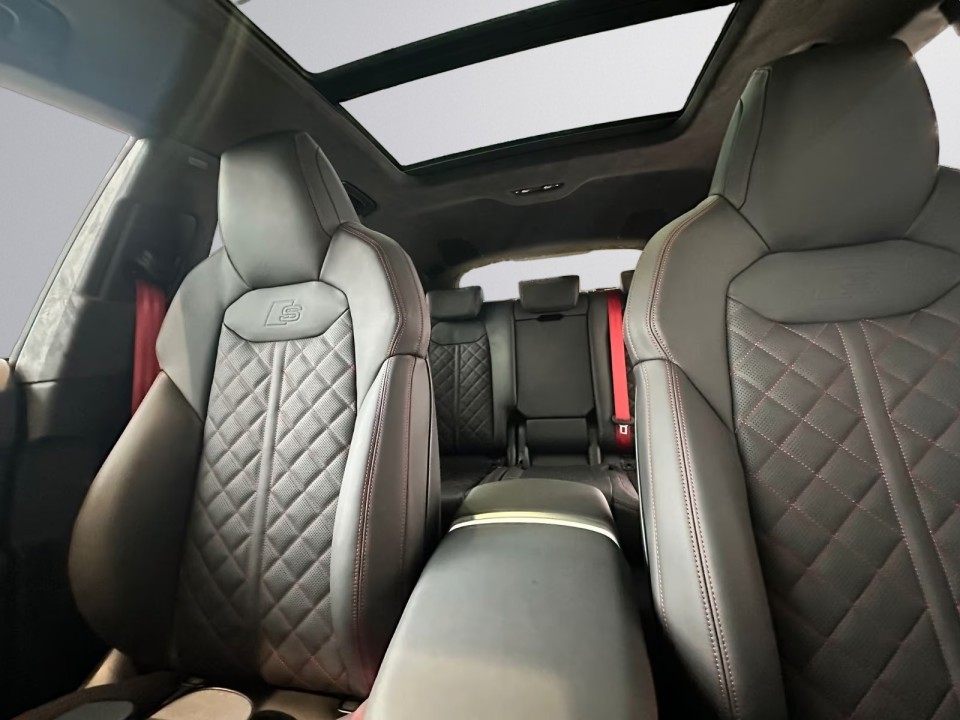 Audi Q8 55 TFSIe quattro - foto 18