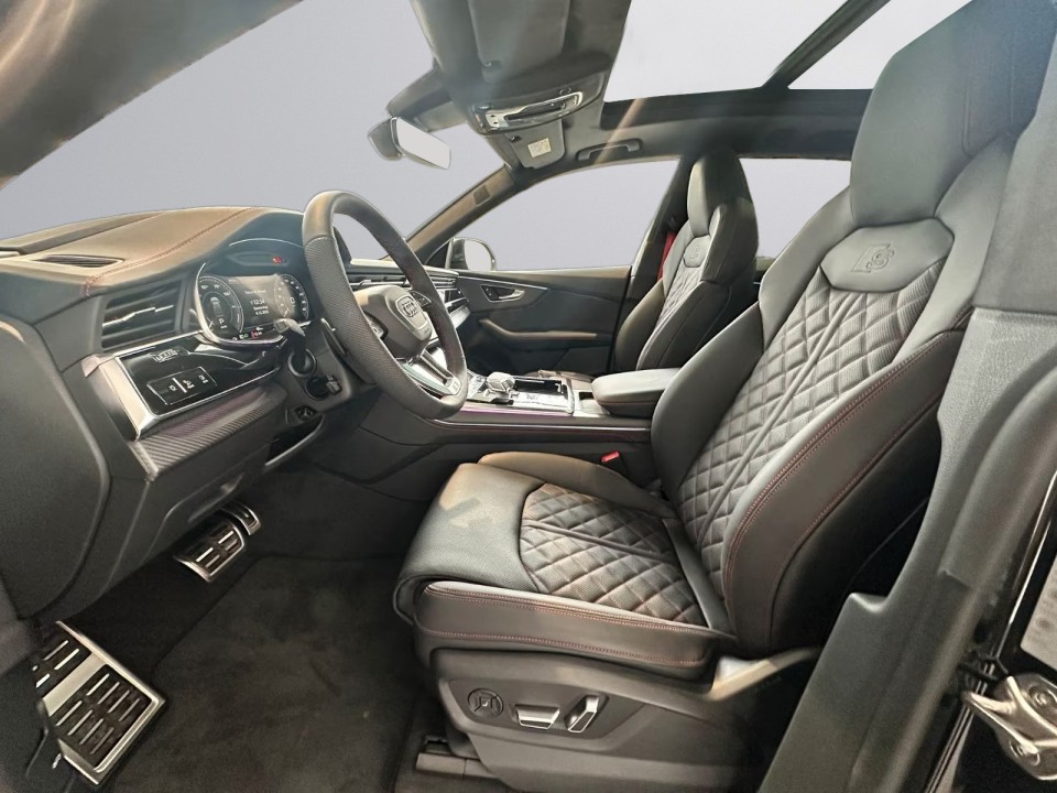 Audi Q8 55 TFSIe quattro - foto 10