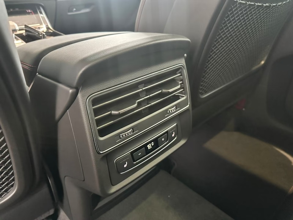 Audi Q8 55 TFSIe quattro - foto 17