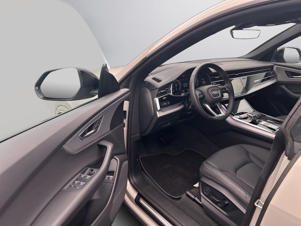 Audi Q8 55 TFSIe quattro - foto 11