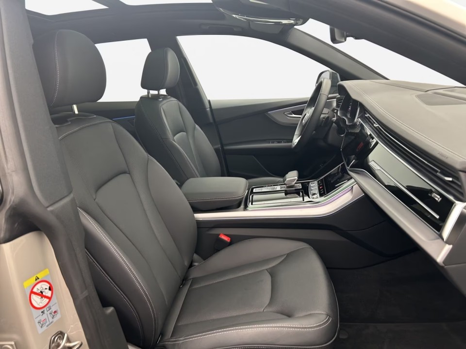 Audi Q8 55 TFSIe quattro - foto 9