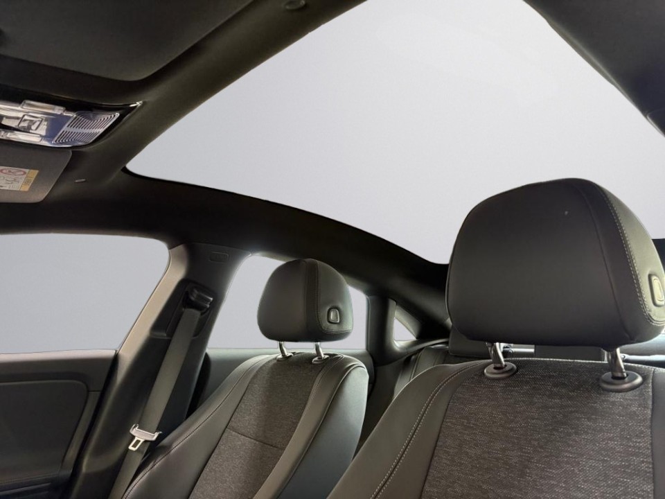 Mercedes-Benz CLA 180 - foto 10