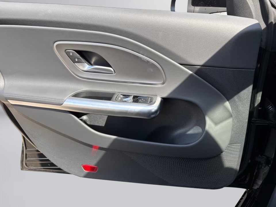 Mercedes-Benz CLA 180 - foto 16
