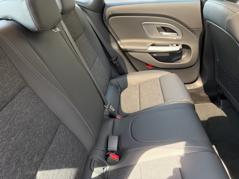 Mercedes-Benz CLA 180 - foto 8