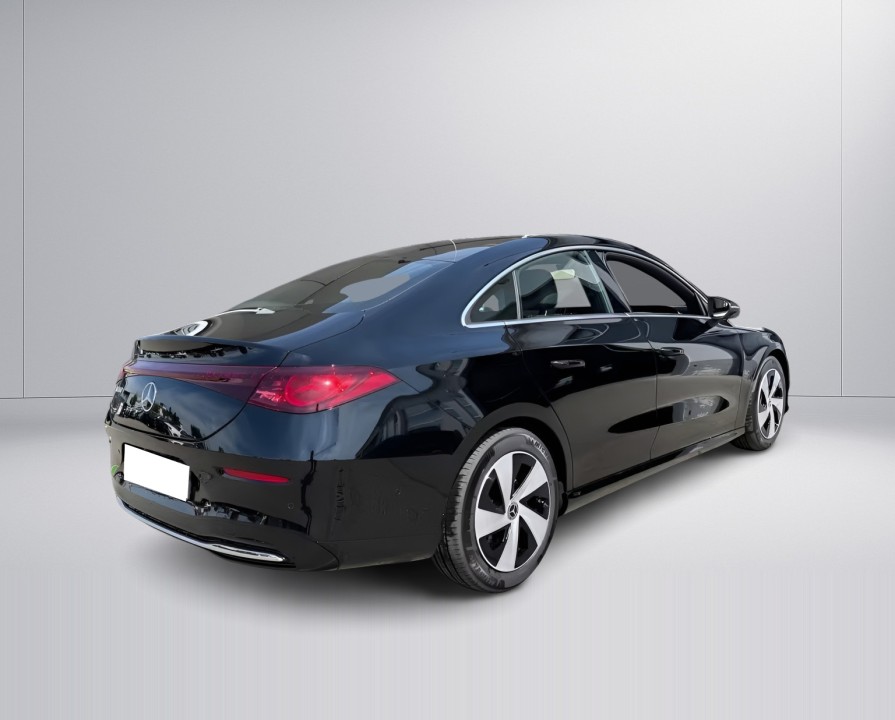 Mercedes-Benz CLA 180 (2)