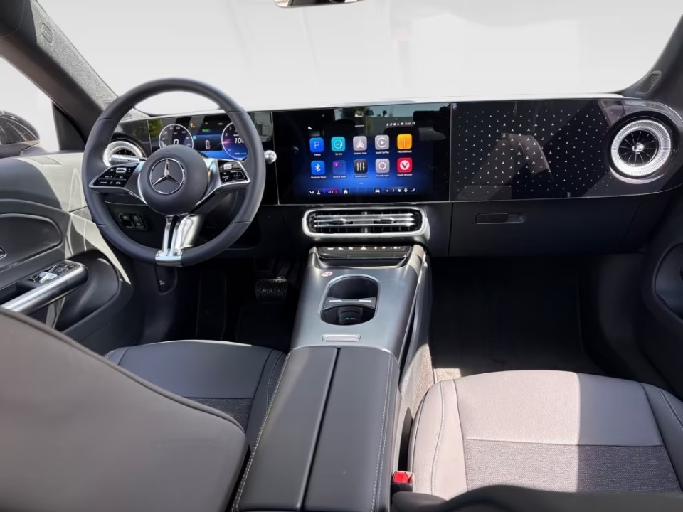 Mercedes-Benz CLA 180 - foto 11