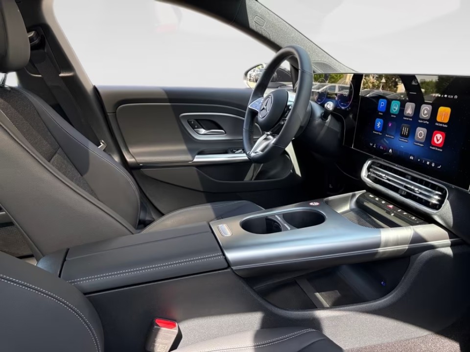 Mercedes-Benz CLA 180 - foto 9