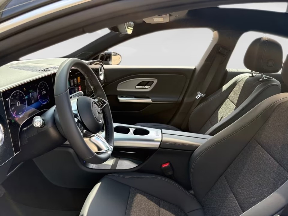 Mercedes-Benz CLA 180 - foto 7