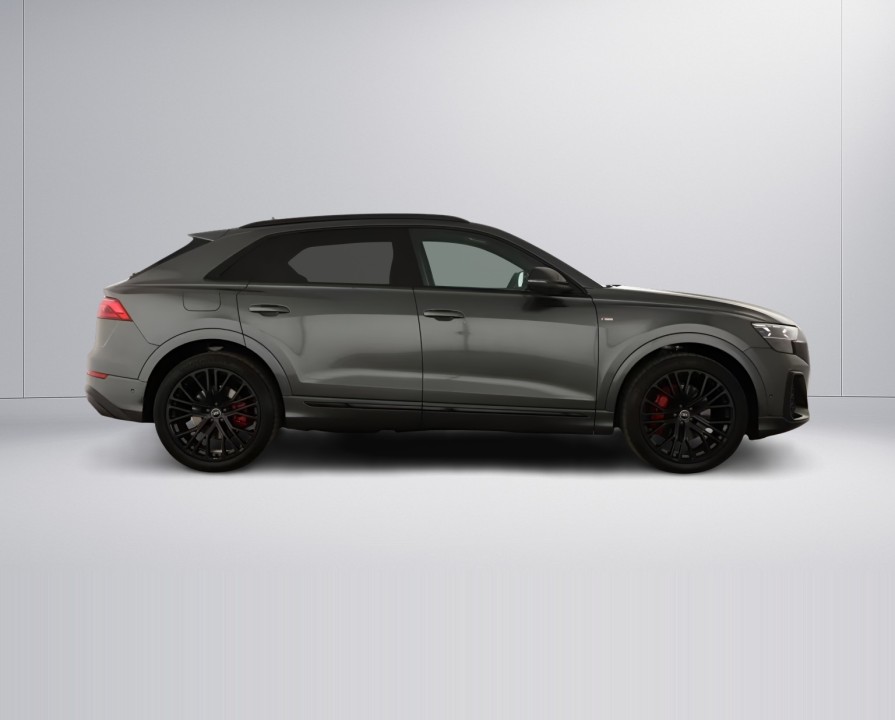 Audi Q8 50TDI quattro tiptronic (2)