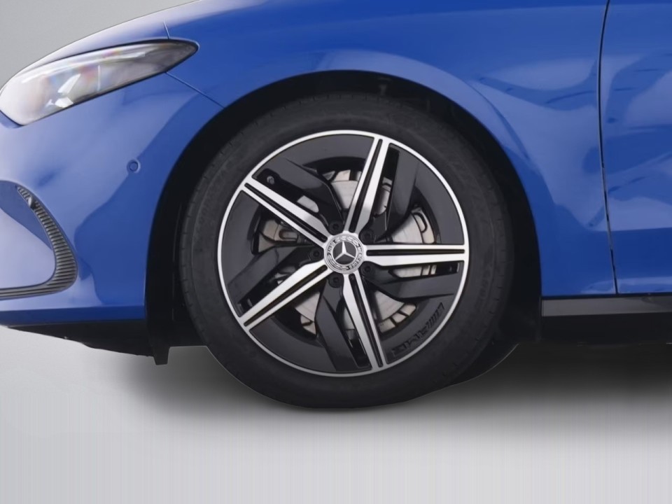 Mercedes-Benz CLA 180 AMG - foto 19