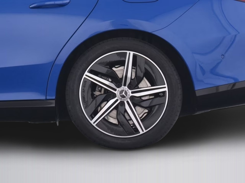 Mercedes-Benz CLA 180 AMG - foto 22