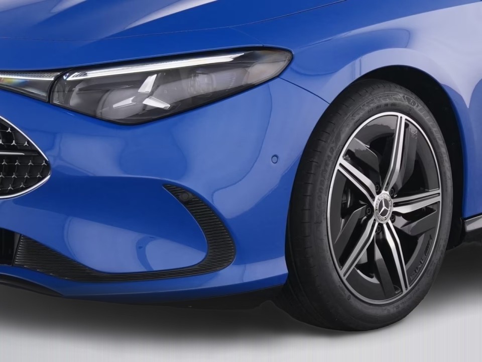 Mercedes-Benz CLA 180 AMG - foto 17