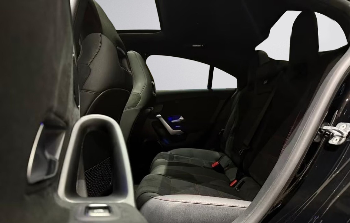 Mercedes-Benz CLA 200 AMG - foto 12