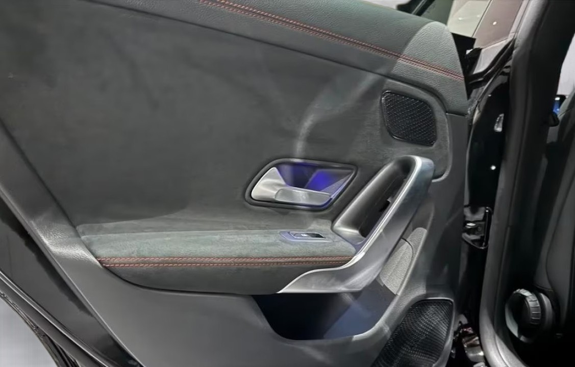 Mercedes-Benz CLA 200 AMG - foto 14